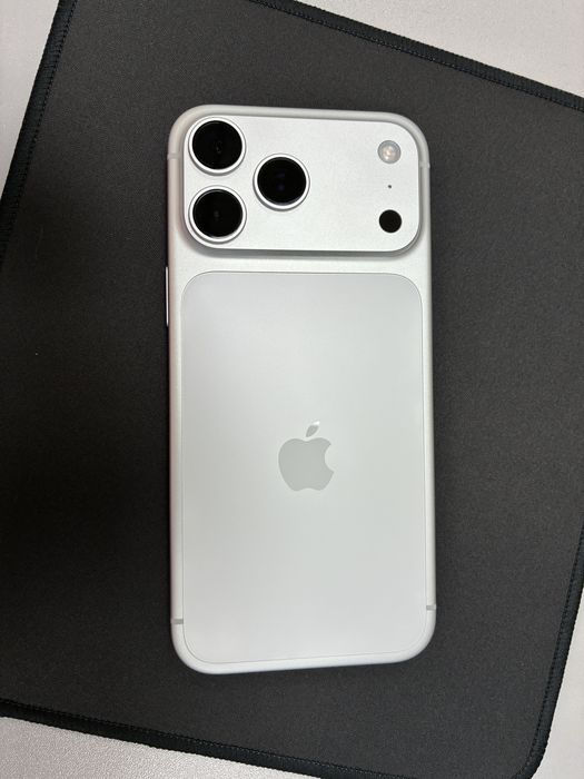iPhone 17 pro max