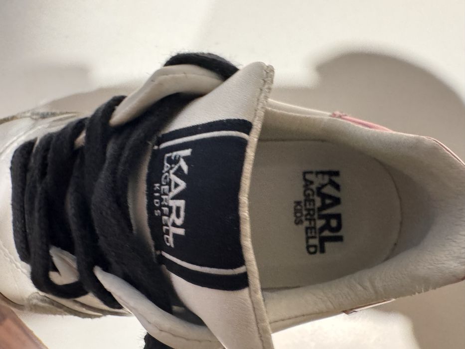 Детски спортни обувки