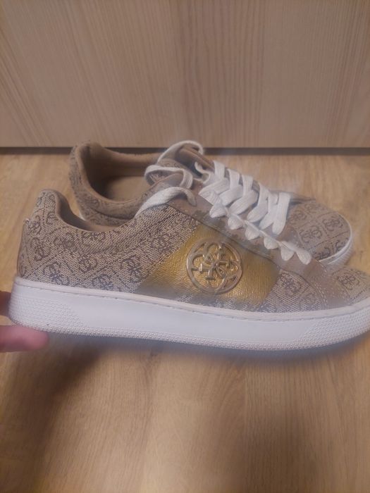 Дамски кецове GUESS