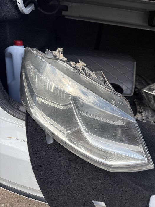 Правая фара Поло оригинал