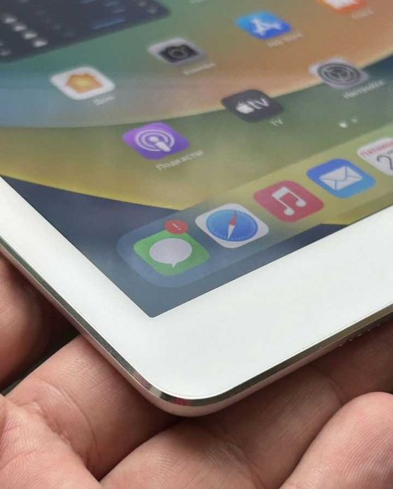 IPad Pro 9.7 с документами, в идеальном состоянии