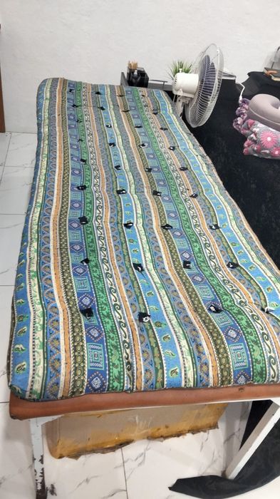Продам кушетку срочно