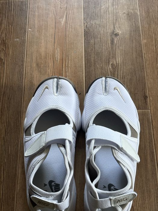 Таби кроссовки nike air rift белые