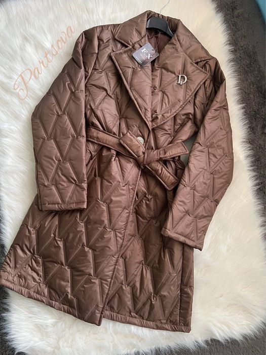 Италиански дамски якенца