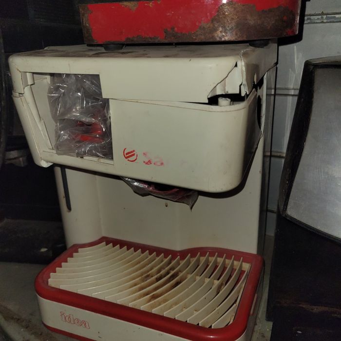 Кафемашини на части.