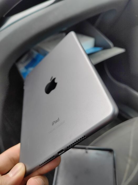 айпад мини 5 256г wife только