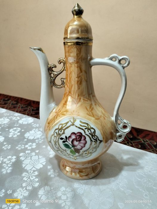 Чайник, кувшин,кофейник фарфоровые изделия