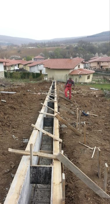 Фундаменти и груб строеж на къщи и огради