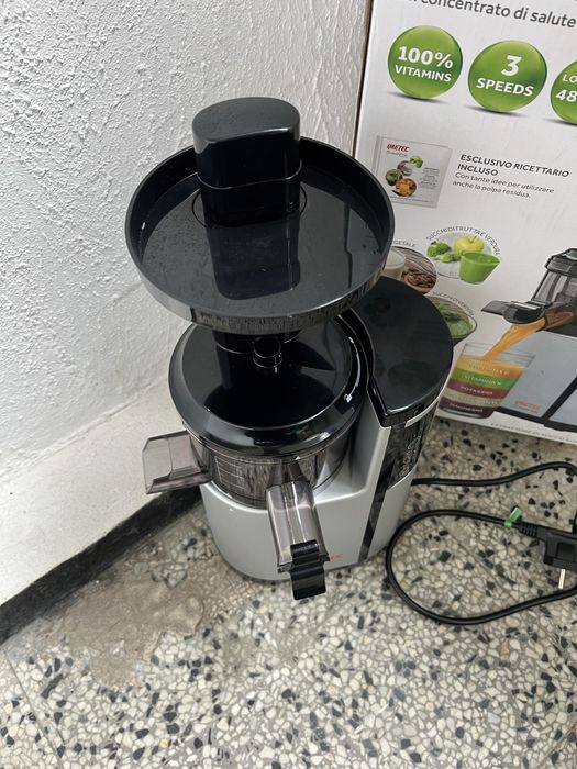 Бавна Сокоизстисквачка Imetec Succo Vivo Compact SJ700, 150W, Сок!