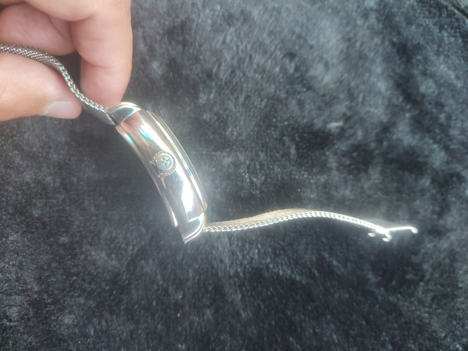 Срочно продам часы