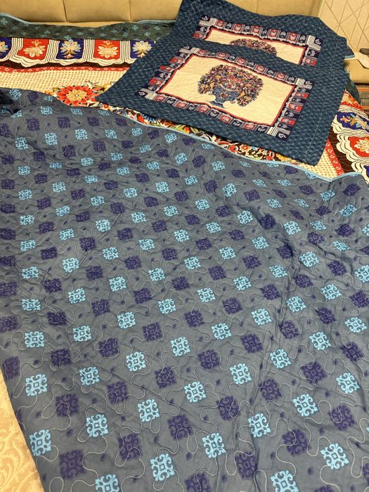 Продам покрывало двухспальное