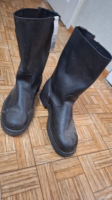 Продам обувь и ватники..пишите .