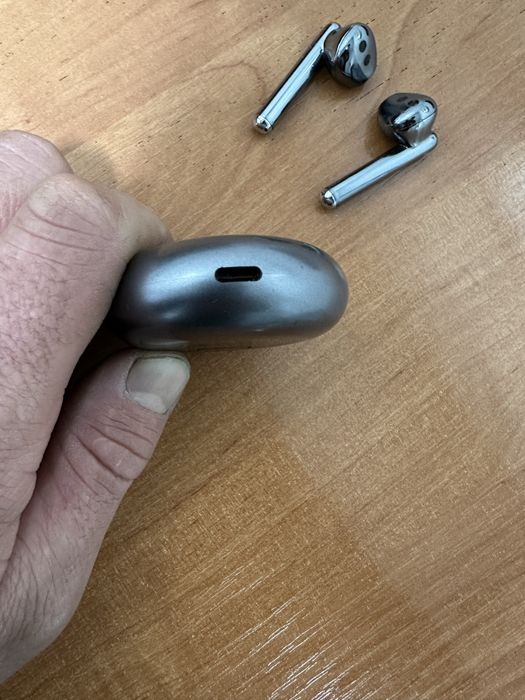 Продам безпроводной наушник HUAWEI