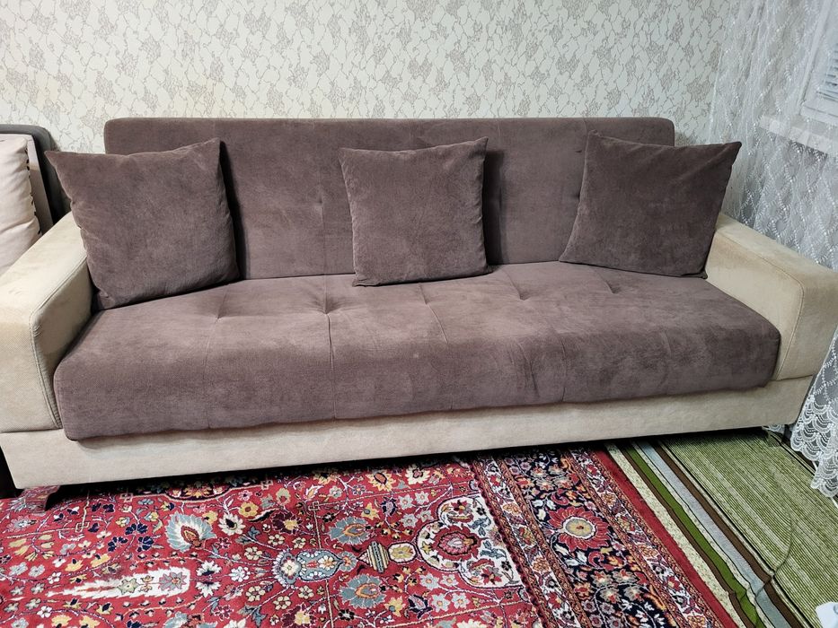 Диван с клик клак механизъм