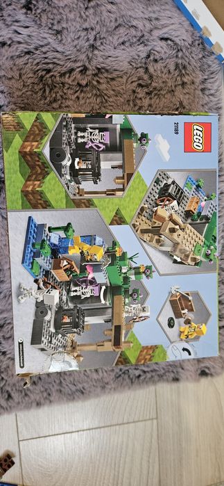 Lego Minecraft ferma de iepuri si temnita scheletelor