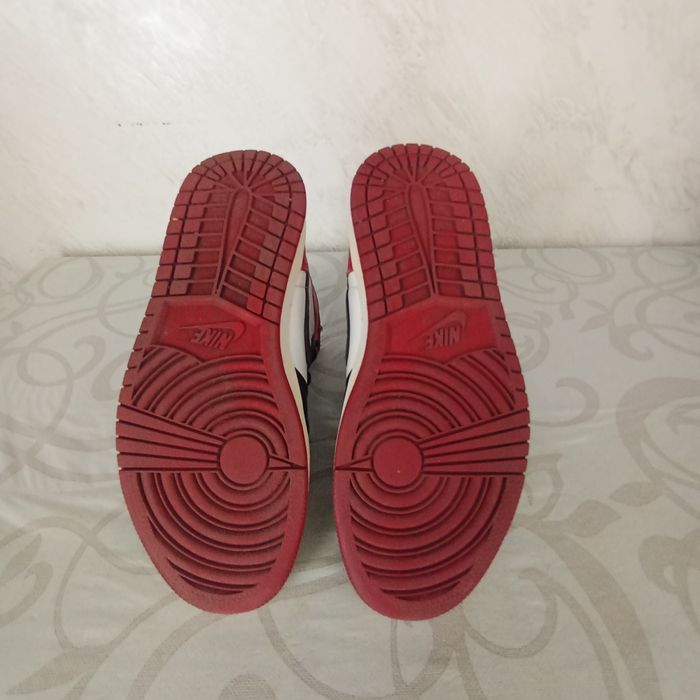 Продам кожаные кроссовки "NIKE" оригинал