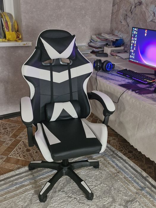 Игровое кресло в идеальном состоянии