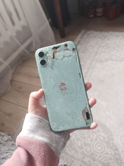 iphone 11 ,разбытвй на запчасти