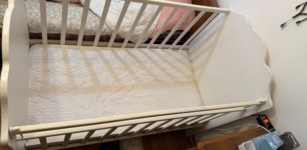 детская кроватка с комодом