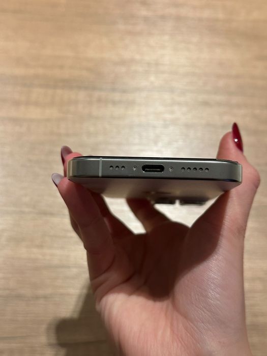 Vand iPhone 16 PRO