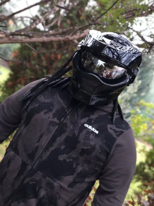 Каска тип прешалеца с плитки