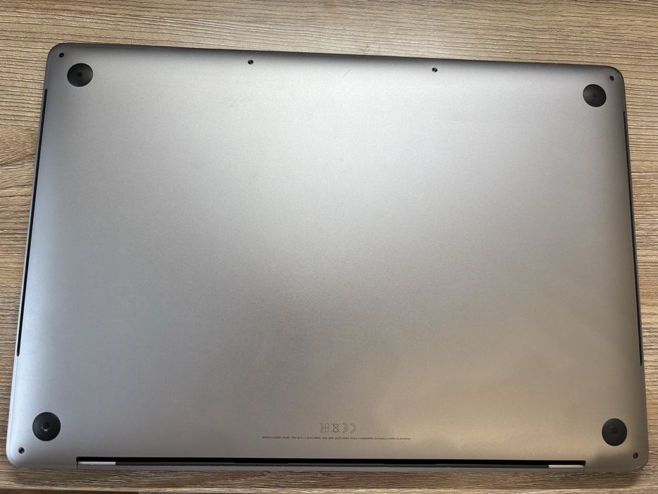 Macbook Pro 16 в хорошем состоянии