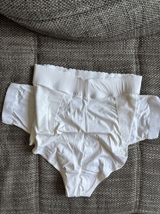 Стягащо бельо след раждане Chicco