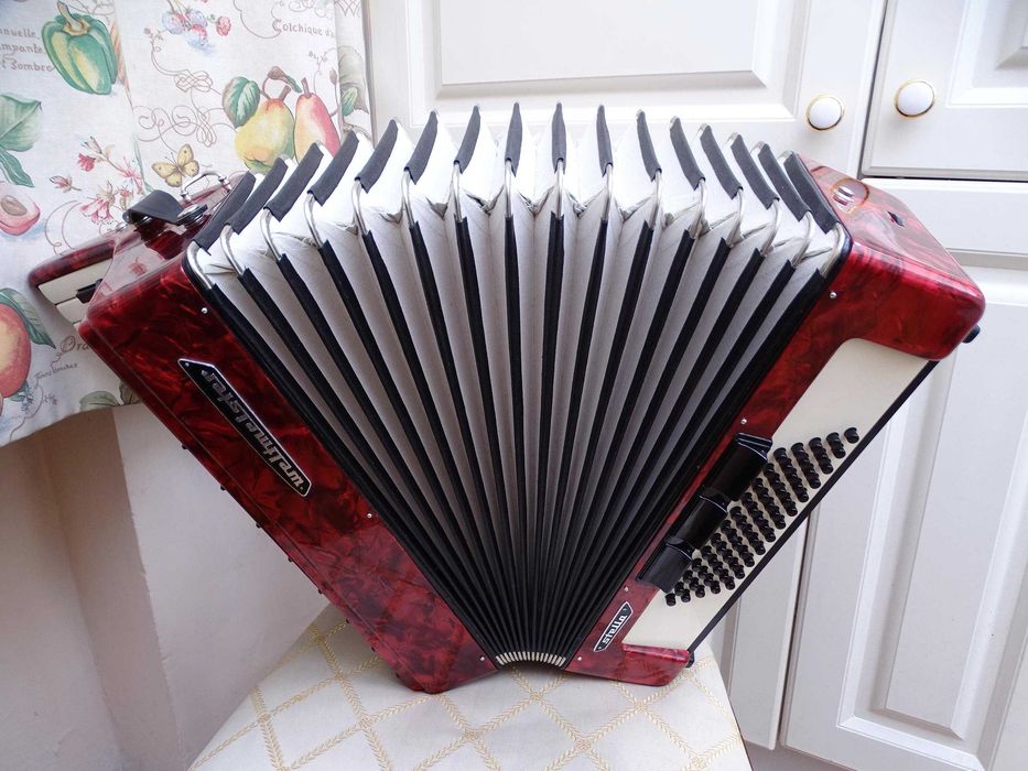 Акордеон Велтмайстер Стела 60 баса