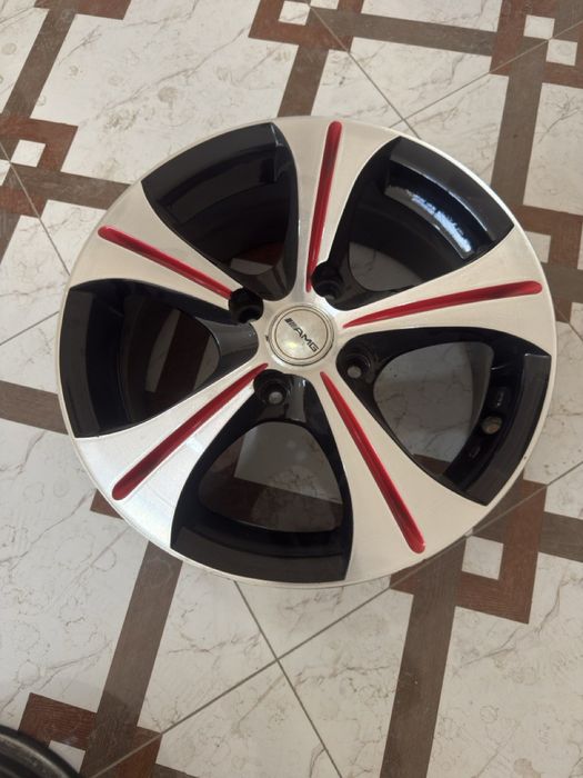 Idealni Red Line diska R16