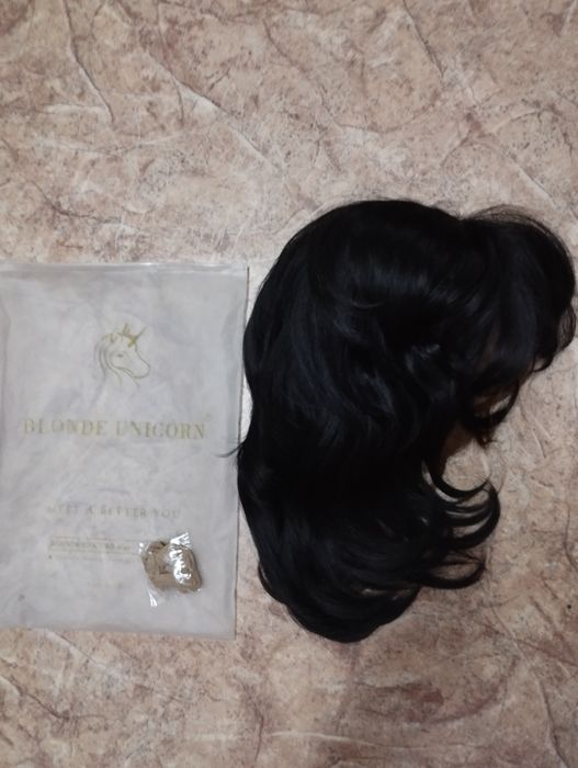 Цвет волос красивый ,богато,интел. смотрится!Новый  из термовол.