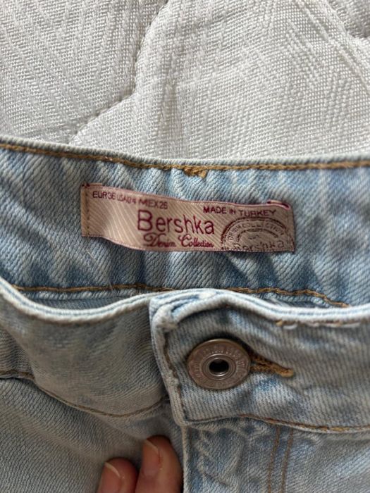 Джинсы bershka новая
