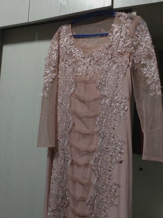 Pushti vecherniy ko'ylak