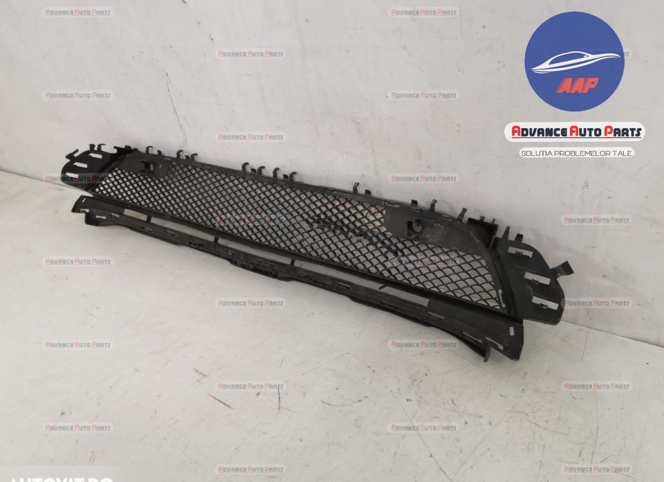 Оригинална централна решетка предна броня Мерцедес-Бенц ГЛА-Клас / Mer