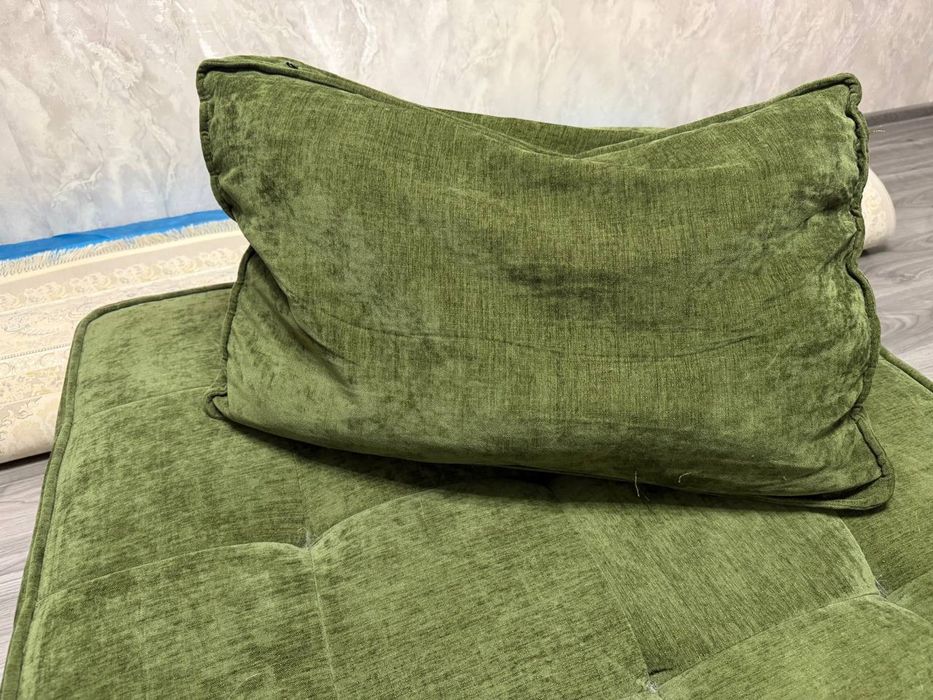 Zamonaviy pufik divan