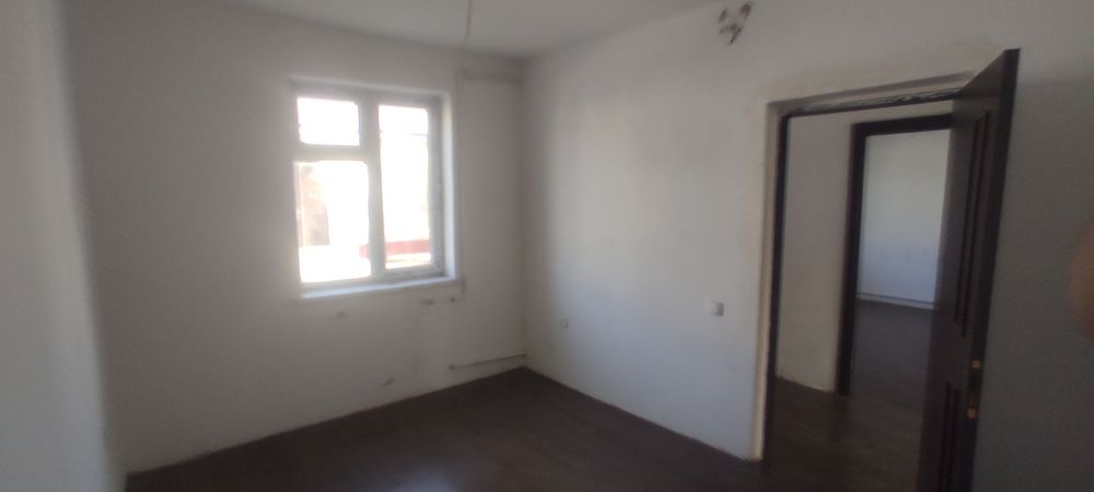 3 xona li 2 so'tik namunali uy joy Yangi Qo'yliq katta bozoriga yaqin