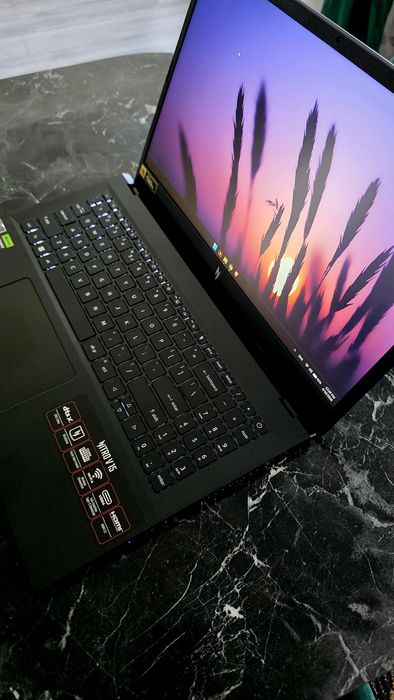 Laptop ACER Nitro -  Nvidia RTX 4060, 32Gb ram 5600Mhz, RYZEN 7 7735Hs 4.7Ghz + CADOU
