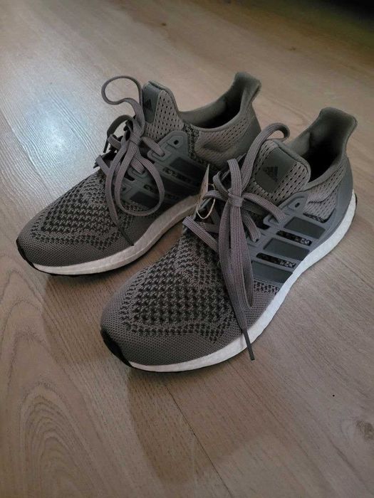 Оригинальные Кроссовки Adidas UltraBoost 1.0 (39 размер/6.5 US)