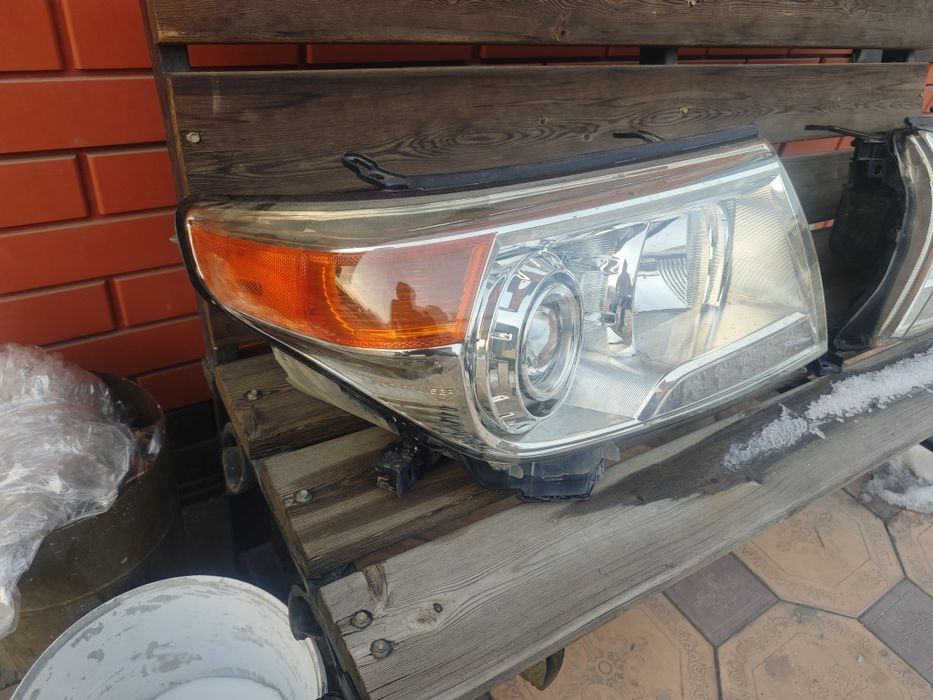 Фары Land Cruiser 200