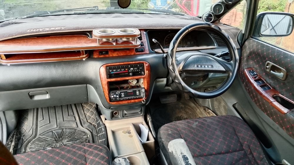 В продаже большой семейный автомобиль