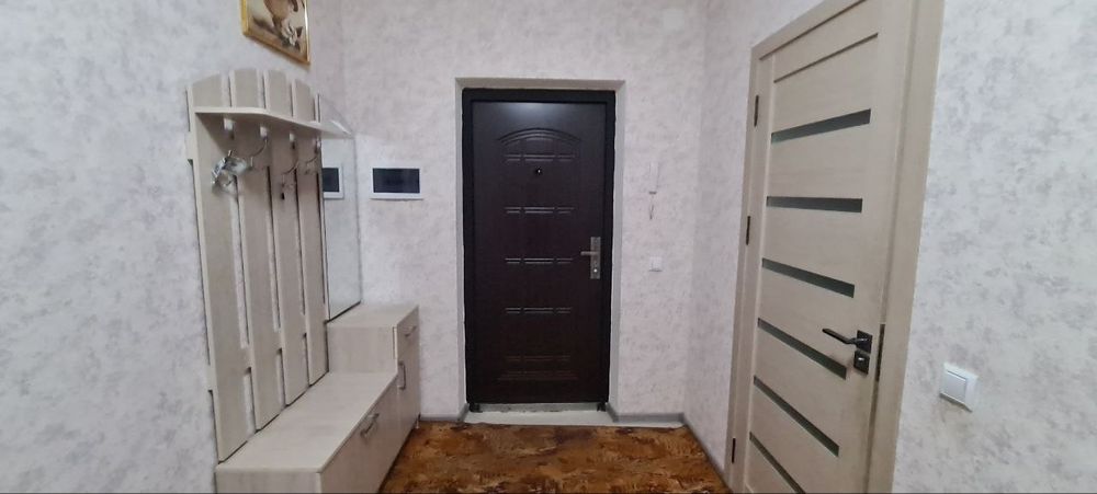 Фаргона шахар хокимяти олдида Янги курилган Дом