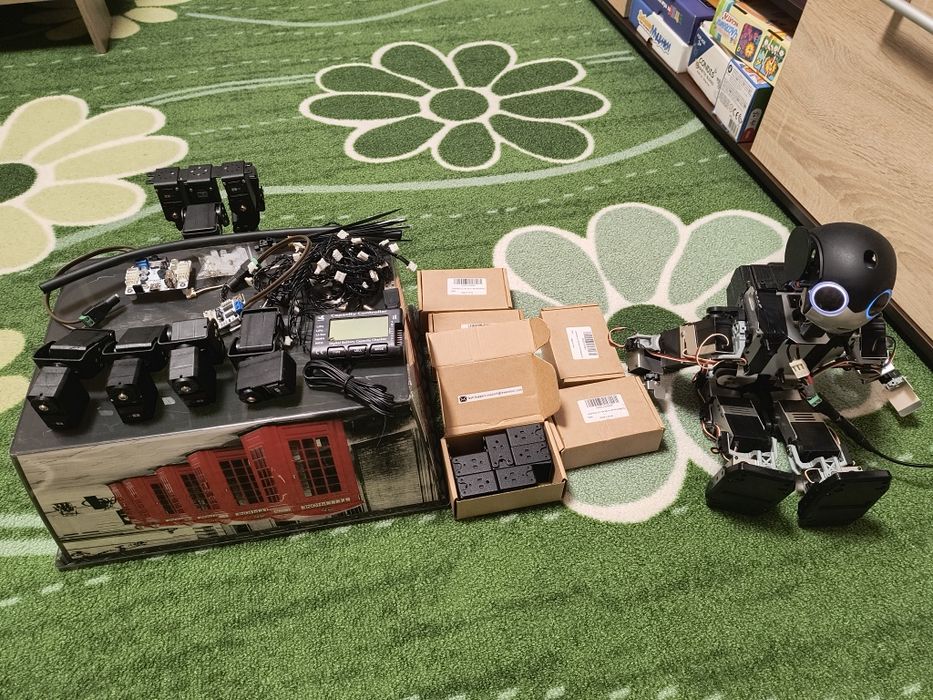 Хуманоиден робот Robi.Програмируем робот.Роботика