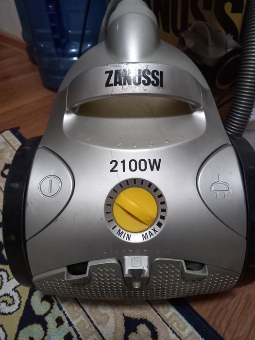Пылесос  ZANUSSI, бренд Италия..