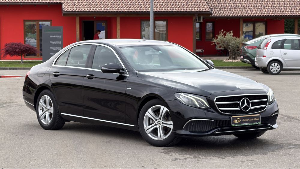 Mercedes Benz E Class E220d 2.0d 194 CP Automat* Faruri ILS Piele
