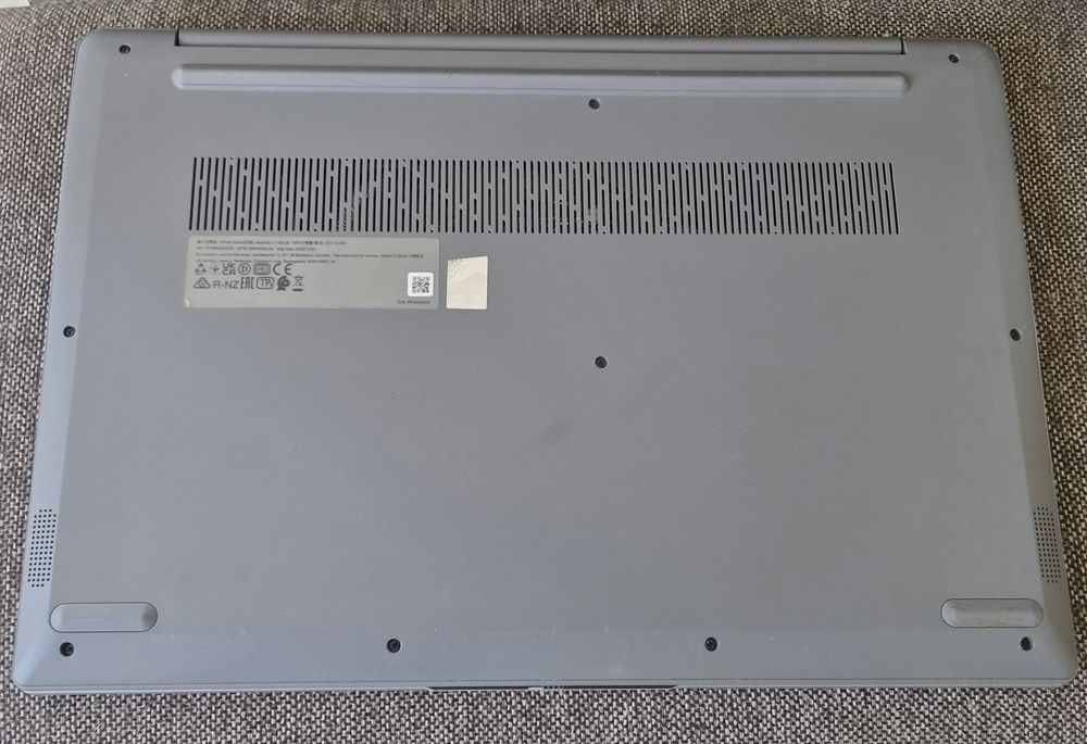 vand laptop Lenovo IdeaPad 3 17" FH.Ryzen 5 5500 Hexa Core.8 Gb.Radeon 2 Gb.Ssd 256
