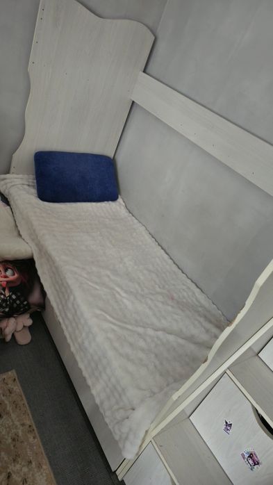 Отдам даром двухярустную кровать