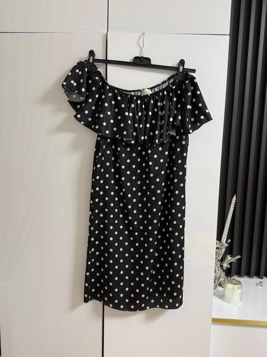 Rochie neagra noua .