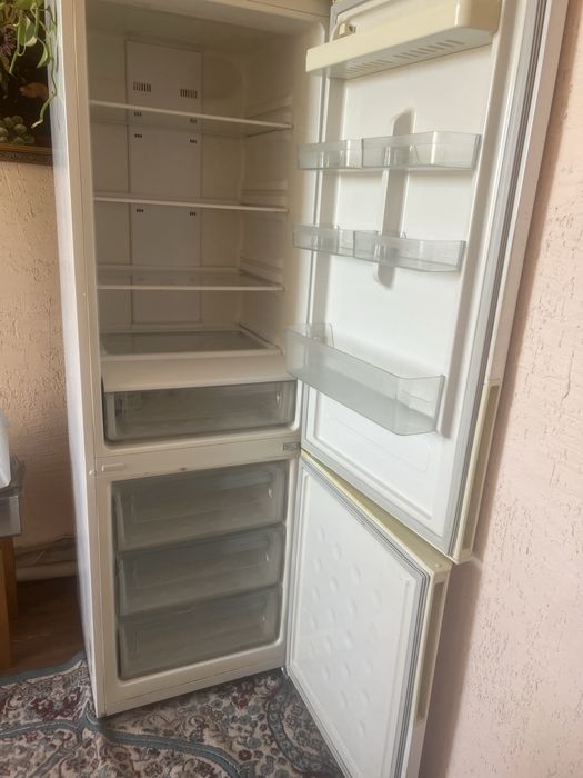 Срочно! Продам холодильник!