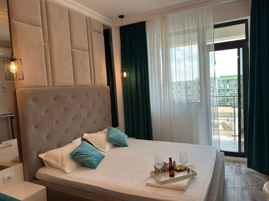 Studio Mamaia nord- 1 minut de plaja —VEDERE LA MARE —- 20-23 Iulie -1000 lei