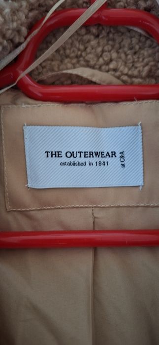 Haina dama noua, C&A