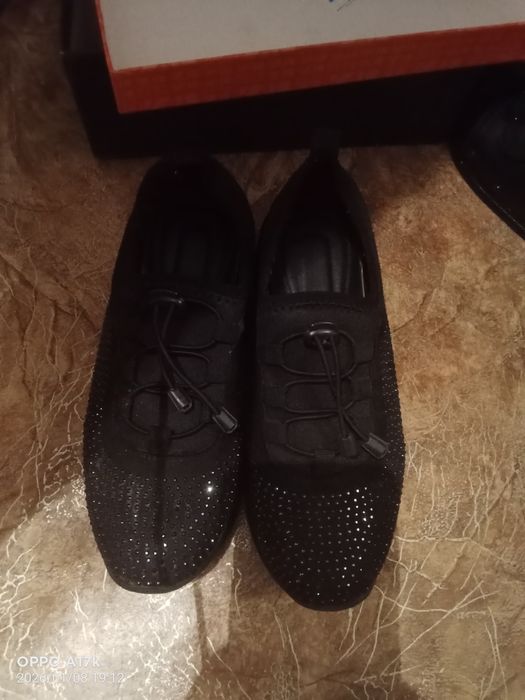 Красовки черный новый